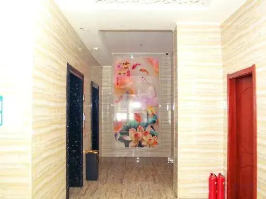 Jiamusi Number Nine Hotel (Railway Station Central Hospital)