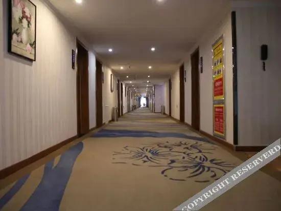 Super 8 Hotel (Jinxiang Tianxing Plaza)