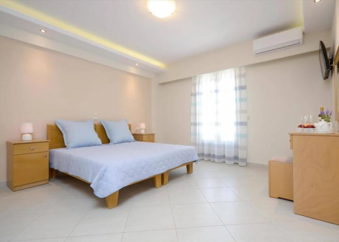 Ormos Holiday Studios