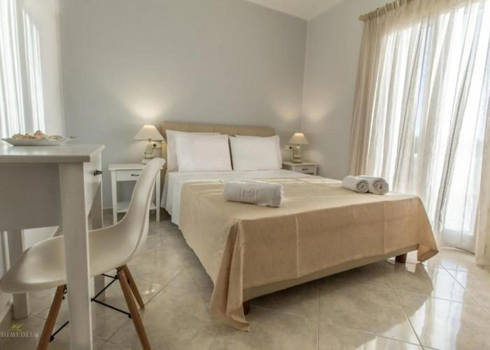 Iphimedeia Apartments & Suites