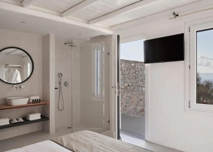 Hill Club Naxos