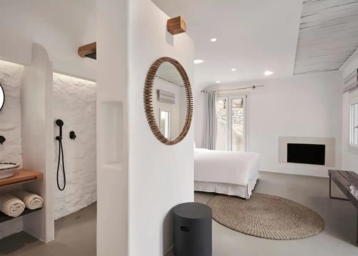 Hill Club Naxos
