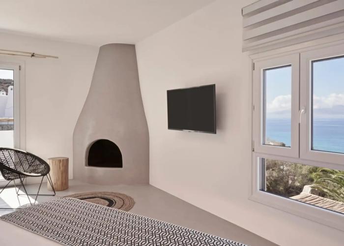 Hill Club Naxos