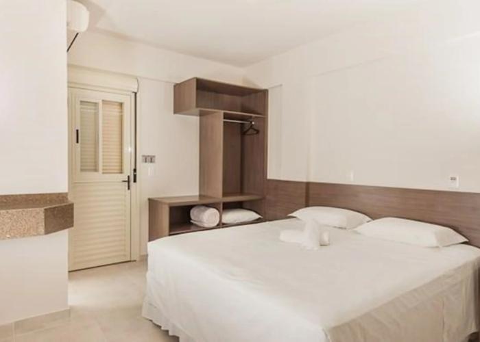 Hotel Dois H