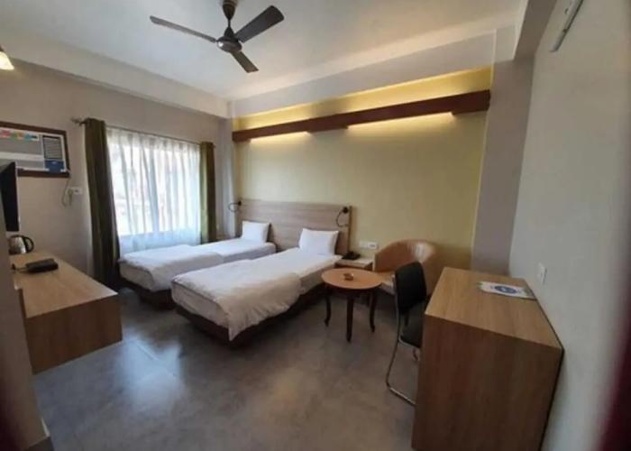 Hotel Gulmohar Grand