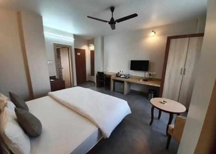 Hotel Gulmohar Grand