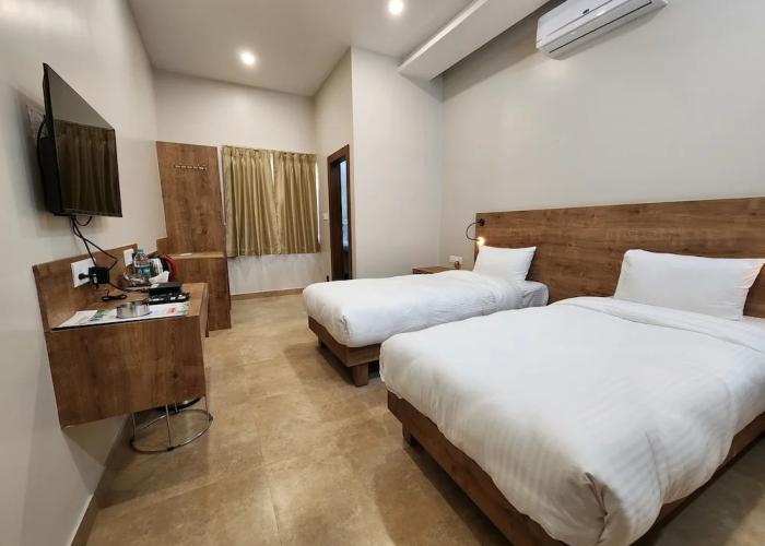 Hotel Gulmohar Grand