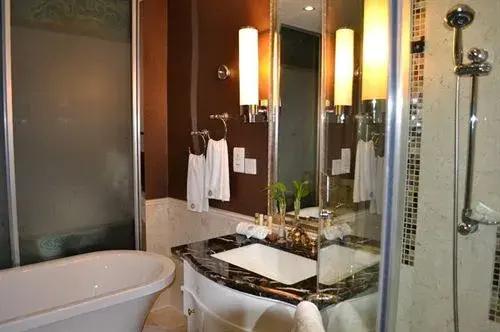 Long You West Lake Hillview International Hotel