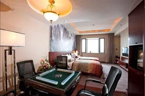 Long You West Lake Hillview International Hotel