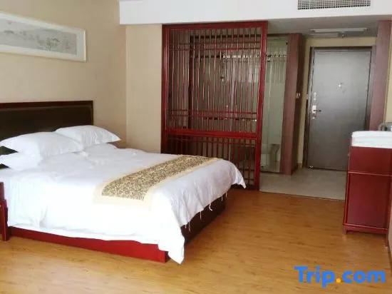 Biancheng Holiday Hotel