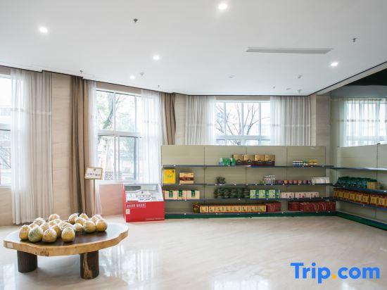 Biancheng Holiday Hotel