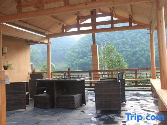 Xiangyunge Country Homestay