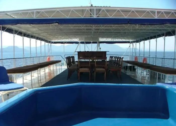 Houseboat With Aircon and Splash Pool - 2128