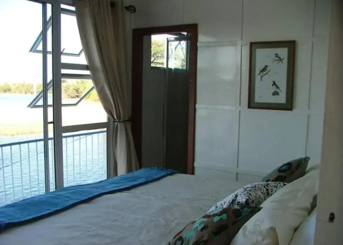Houseboat With Aircon and Splash Pool - 2128