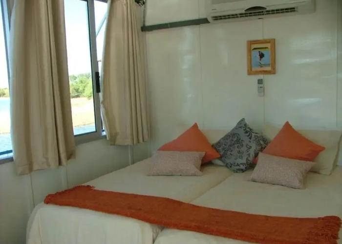 Houseboat With Aircon and Splash Pool - 2128