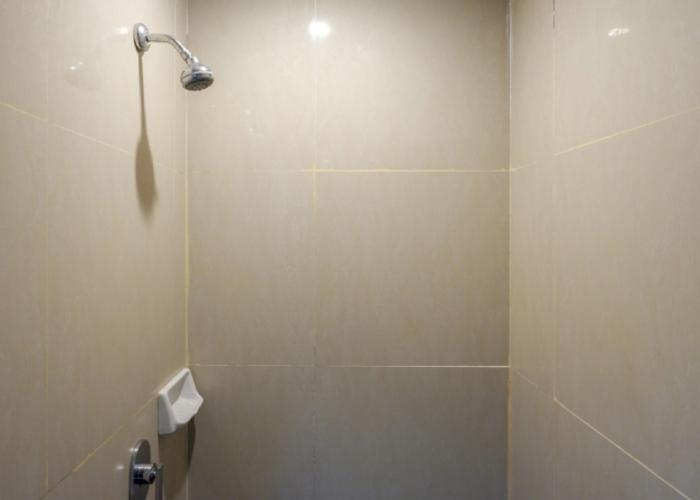 RedDoorz Plus near Hotel Benua Kendari