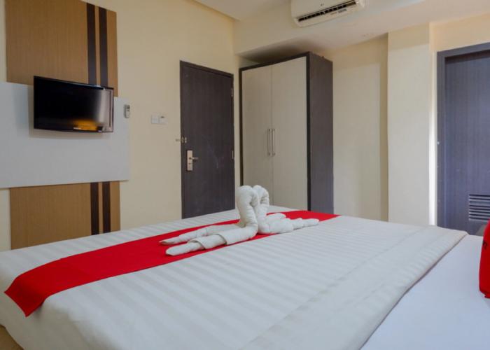 RedDoorz Plus near Hotel Benua Kendari
