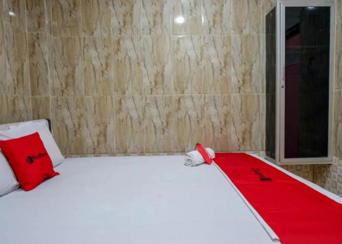 RedDoorz near Kendari Beach 2