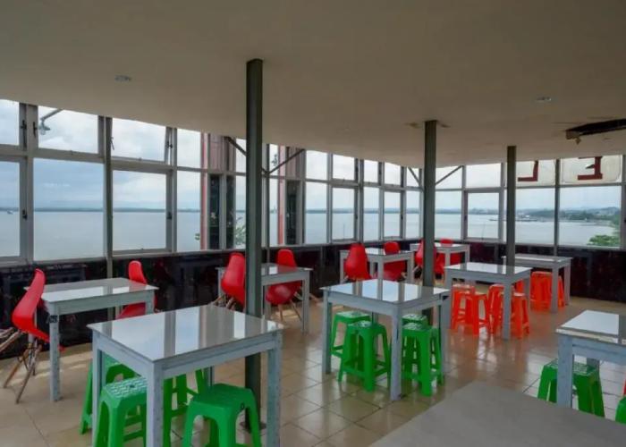 RedDoorz near Kendari Beach 2