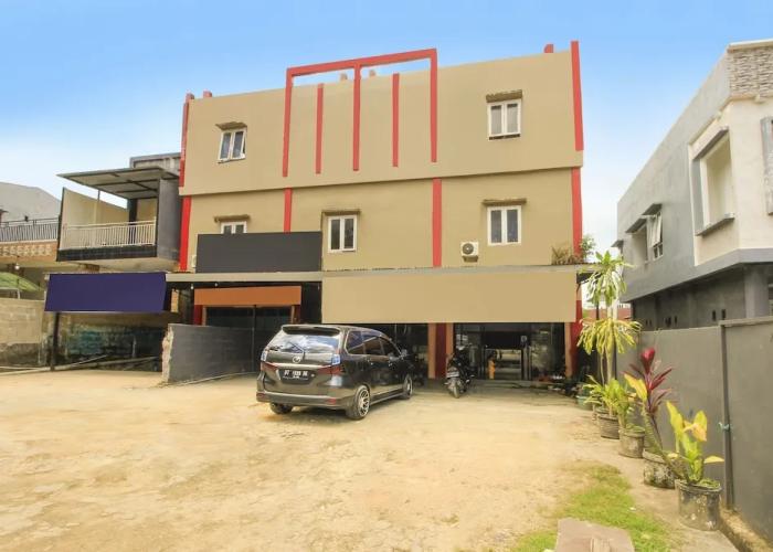 OYO 91855 Big Hotel Kendari