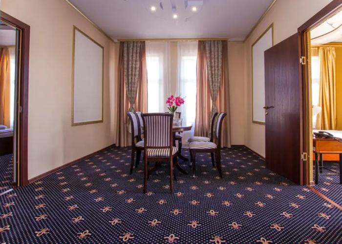 Zolotaya Noch Hotel