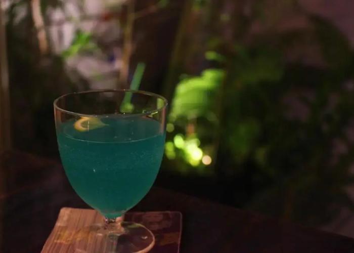 En- Hostel & Café Bar