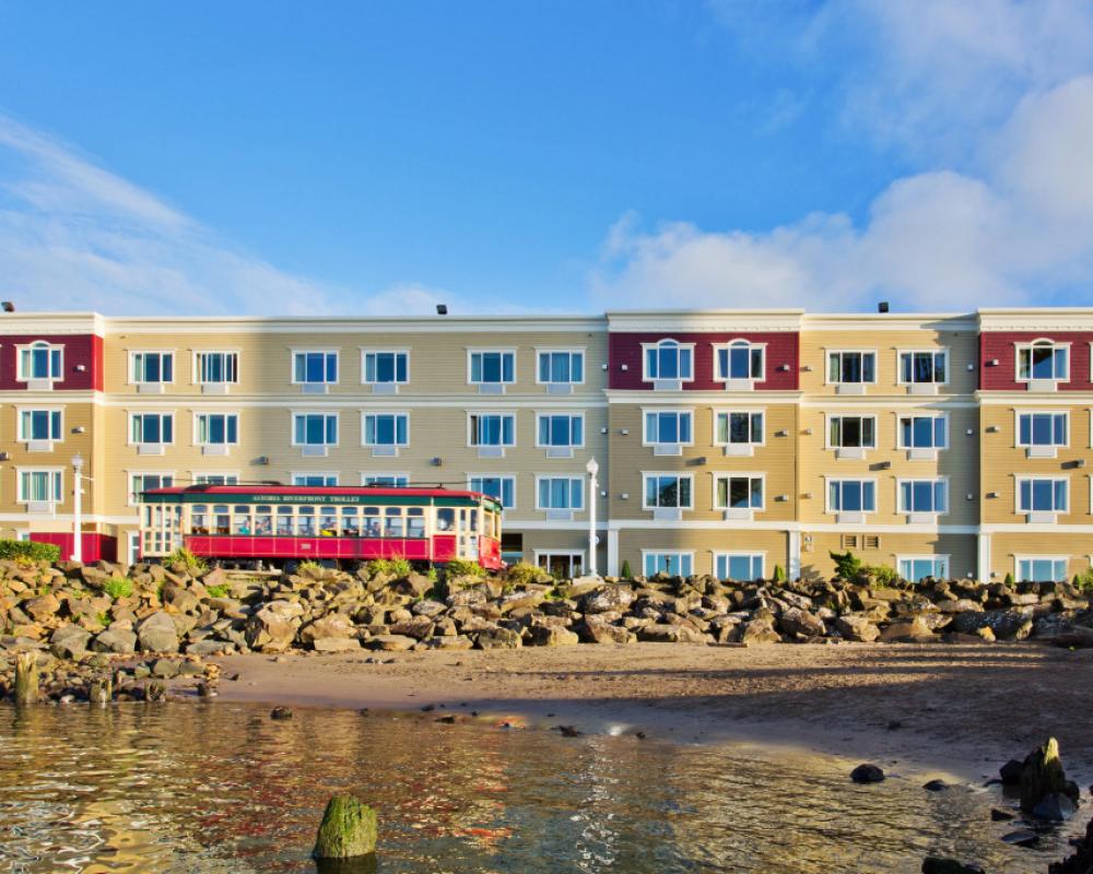 Holiday Inn Express And Suites Astoria by IHG