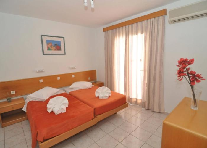 Erato Studios & Apartments