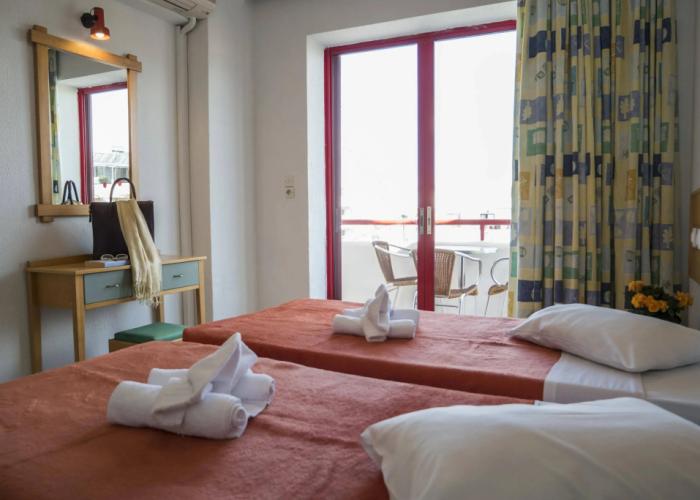 Erato Studios & Apartments