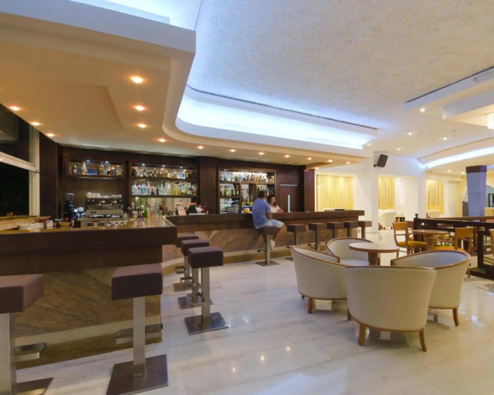 фото Atlantis Hotel