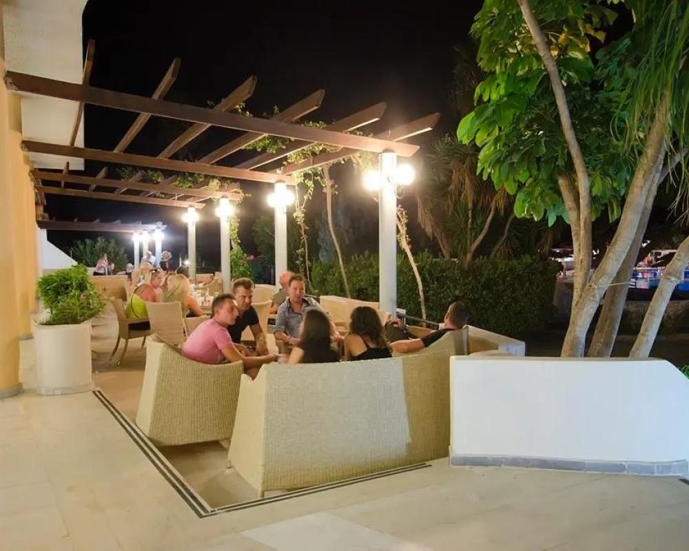 фото Atlantis Hotel