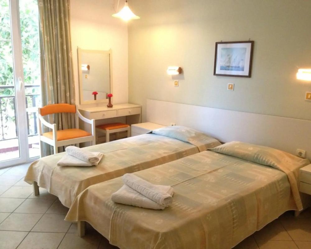 фото Captain's Hotel