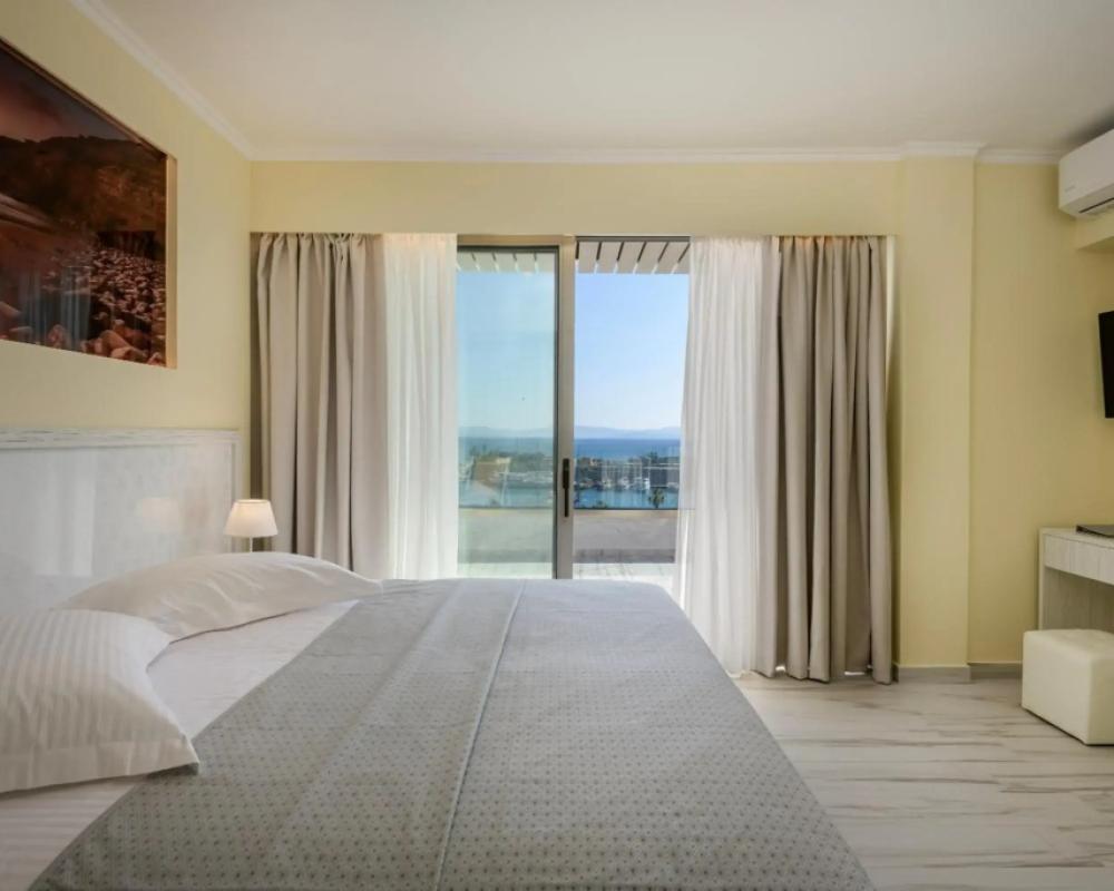 фото Alexandra Hotel