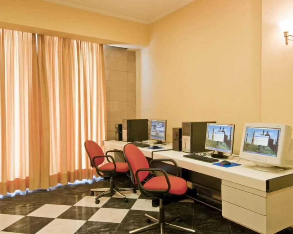 фото Alexandra Hotel