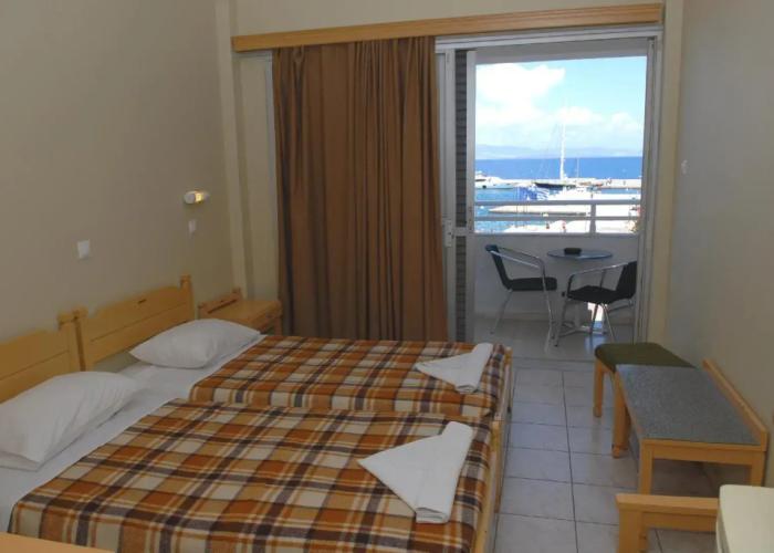 Zephyros Hotel
