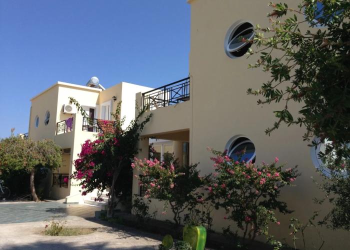 Manine Apartments