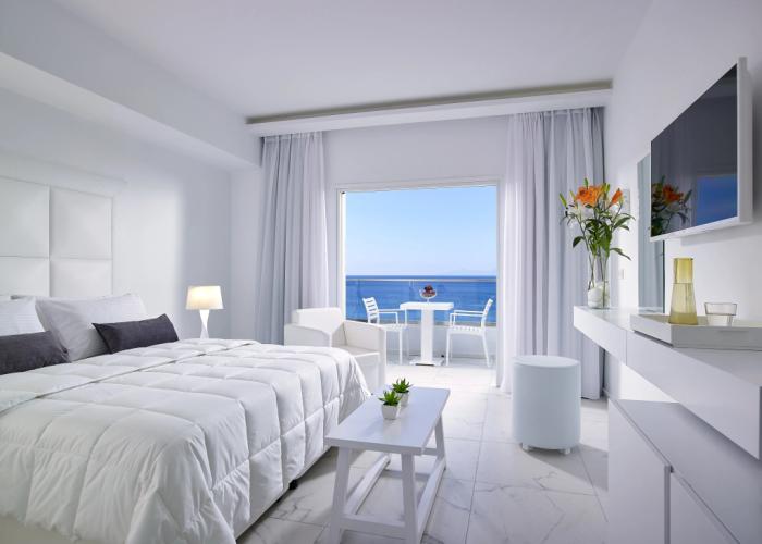 Dimitra Beach Hotel & Suites