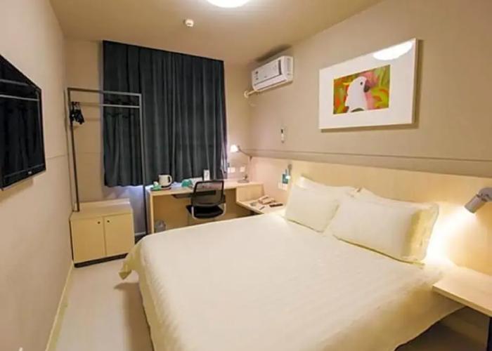 Jinjiang Inn Nanchang Bayi Square Yongshu Road