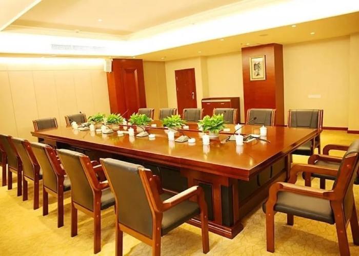 Jinhu Hotel