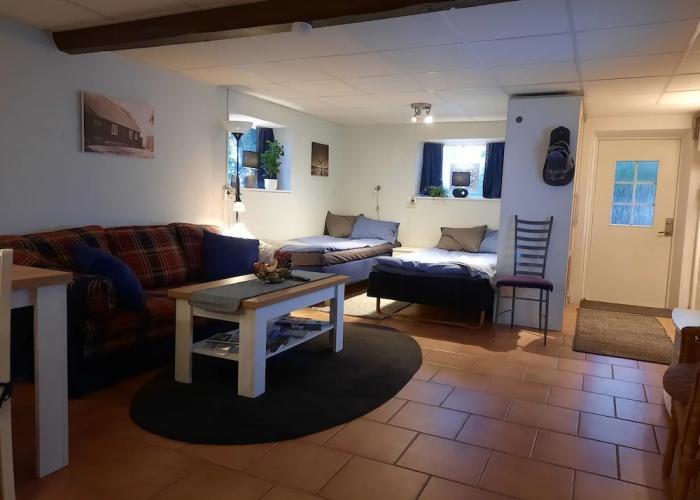 Tollarp - Barn - Sleeps 3 - Pet Friendly - Parking