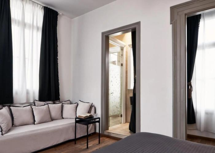 Emporikon Athens Hotel