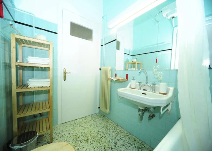 Live in Athens, Psyrri Central Apartments