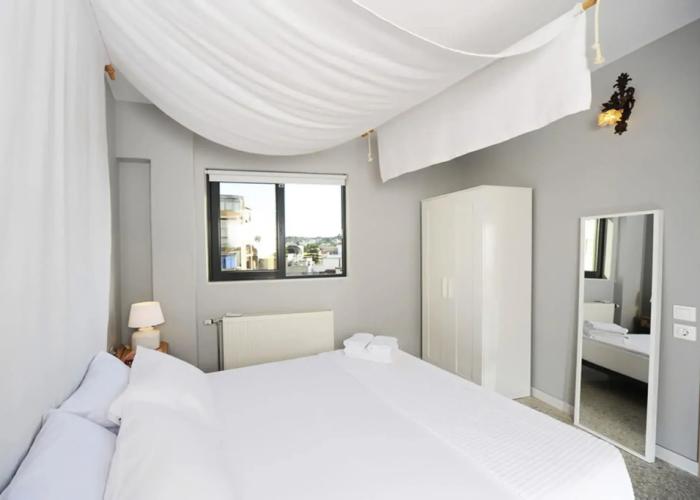 Live in Athens, Psyrri Central Apartments