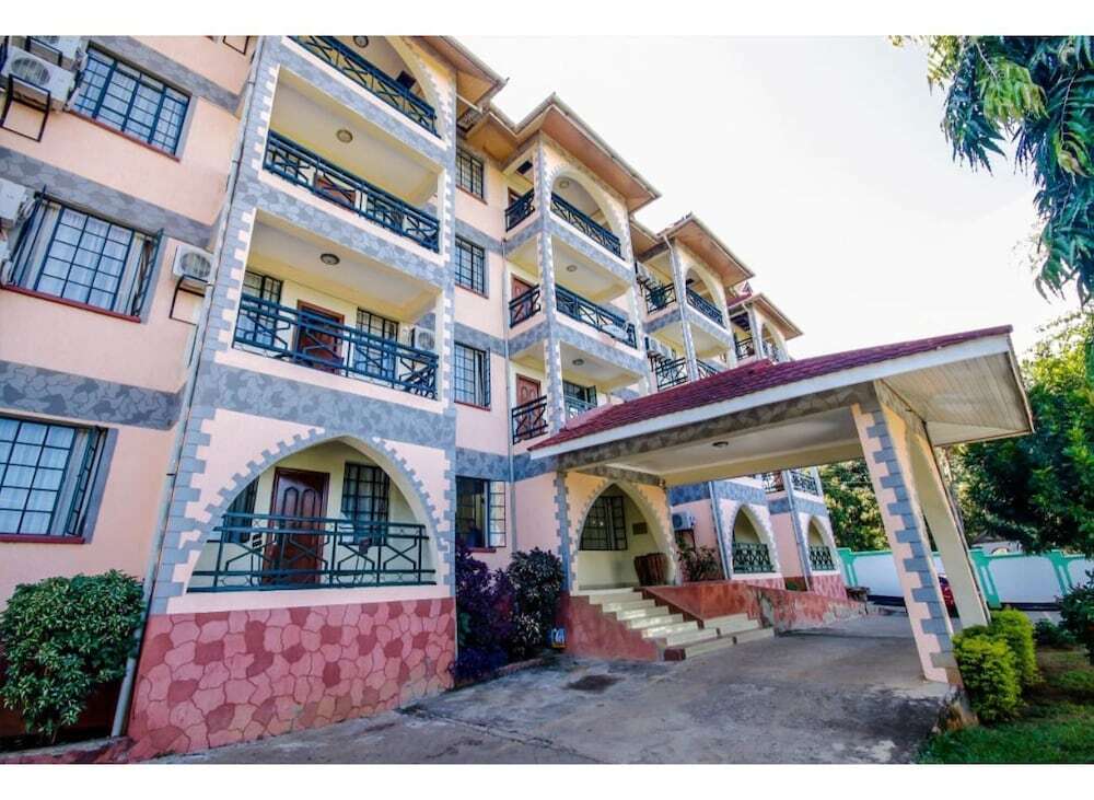 Parkview Safari Hotel and Apartments