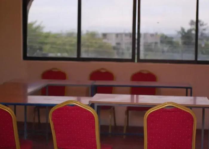 Tisa Suites & Lounge