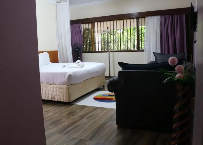 Tisa Suites & Lounge