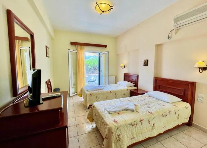 Venardos Hotel