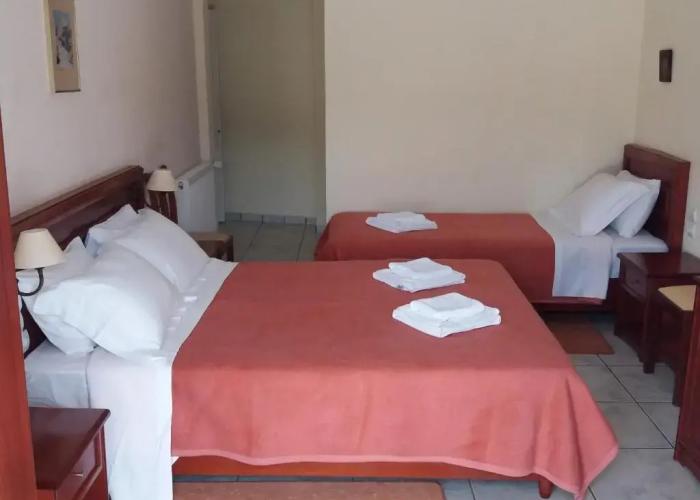 Venardos Hotel