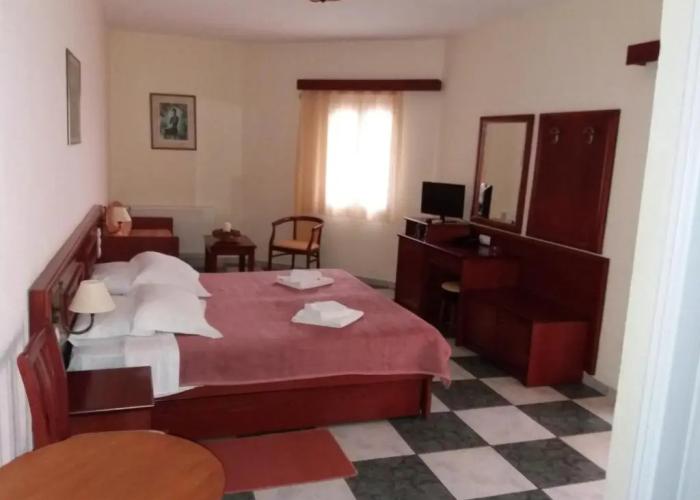 Venardos Hotel