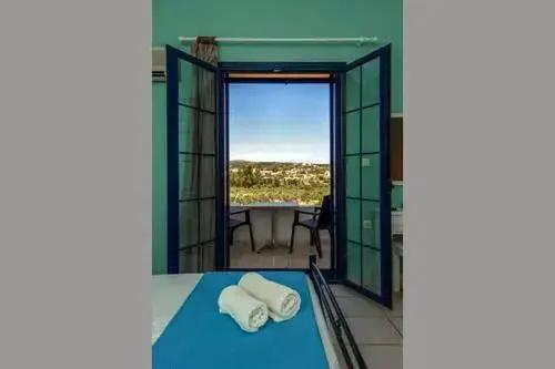 Contaratos Holiday Lettings